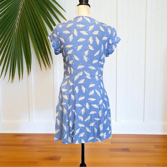 CAPULET “Mabel” Mini Dress – Ginkgo Blue Feather Leaf Print – Size Small - Picture 4 of 14